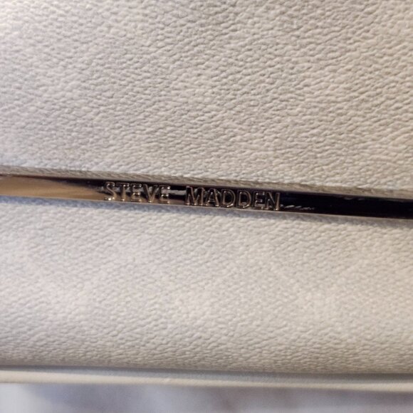 STEVE MADDEN BSPEEDYF WHT/MULT/FLORAL WEEKENDER - Picture 7 of 9